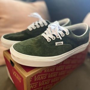 Vans unisex authentic suede grape leaf RARE Men’s 6.5 Women’s 8 water repellent